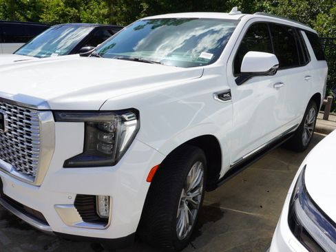 Used 2021 GMC Yukon Denali w/ Denali Premium Package RWD image 4