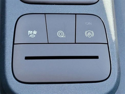 Certified 2023 Ford Maverick XL image 3