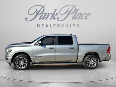 Used 2023 RAM 1500 Laramie AWD/4WD image 2