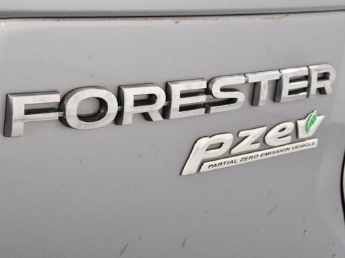 Used 2017 Subaru Forester 2.5i Premium w/ All-Weather Package AWD/4WD image 23