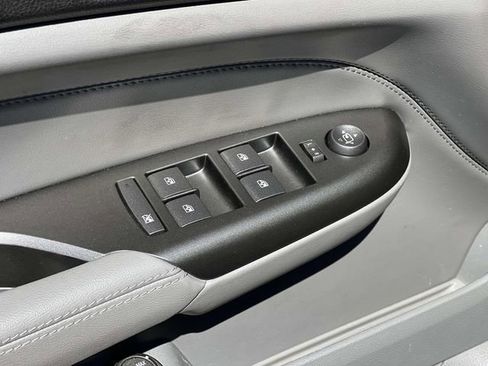Used 2012 Cadillac SRX Luxury AWD/4WD image 16