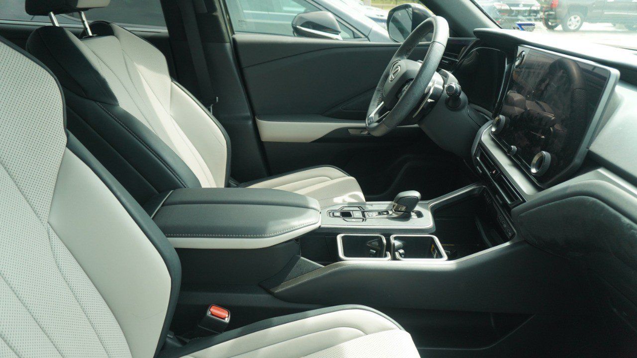 Certified 2024 Lexus TX 500h AWD w/ Technology Package image 9