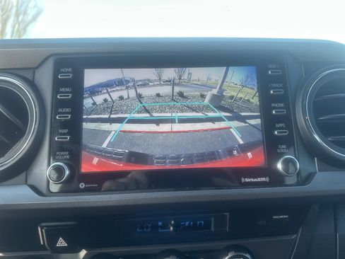 Used 2022 Toyota Tacoma TRD Off-Road image 24