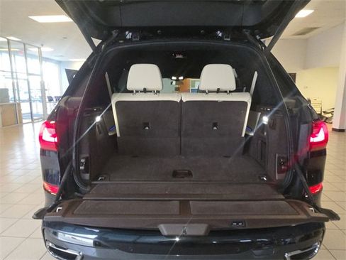 Used 2019 BMW X7 xDrive50i w/ M Sport Package image 25