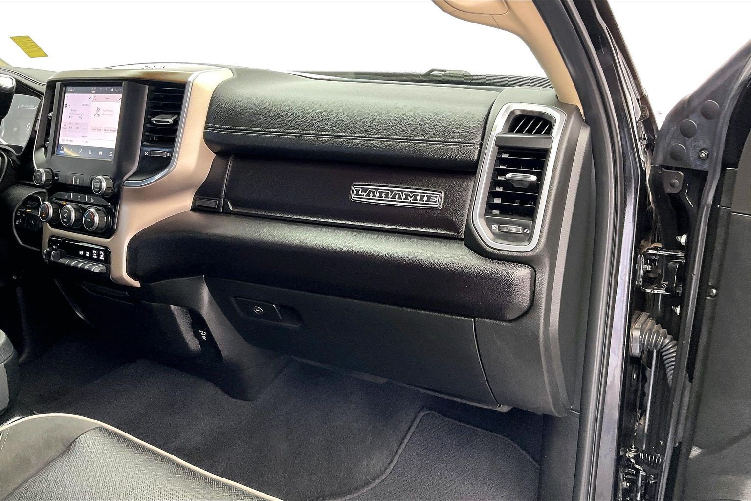 Used 2022 RAM 2500 Laramie AWD/4WD image 15