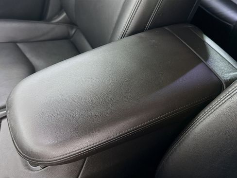 Used 2018 Cadillac XT5 Luxury w/ Driver Awareness Package image 18