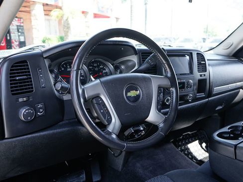 Used 2010 Chevrolet Silverado 1500 LT w/ Regional Value Package image 17