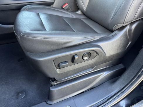 Used 2023 Chevrolet Tahoe LT image 13