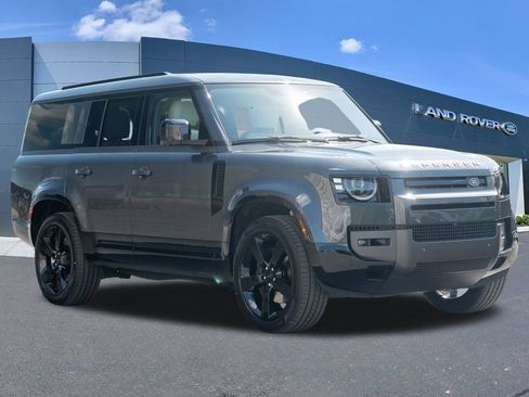 New 2026 Land Rover Defender 130 X-Dynamic SE AWD/4WD image 3