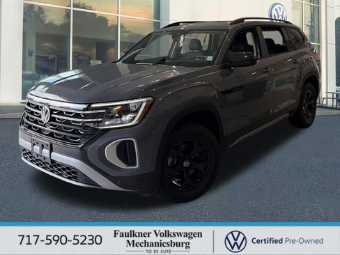 Used 2025 Volkswagen Atlas Peak Edition SE AWD/4WD image 1