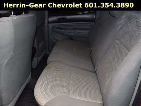 Used 2012 Toyota Tacoma PreRunner image 16