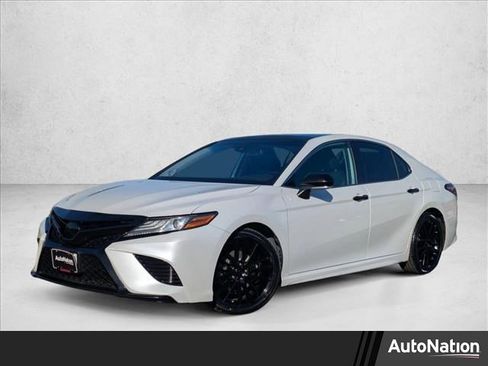 Used 2019 Toyota Camry XSE image 1