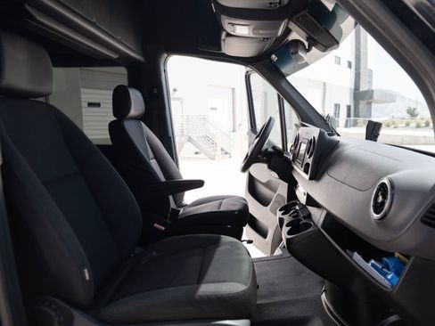 Used 2019 Mercedes-Benz Sprinter 3500 image 30