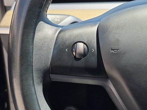 Used 2023 Tesla Model Y Long Range AWD/4WD image 19