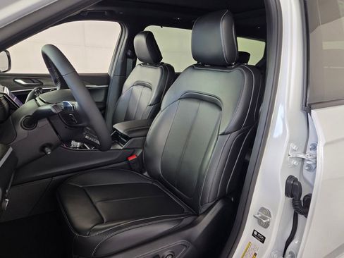 New 2025 Jeep Grand Cherokee L Limited w/ Luxury Tech Group II image 7