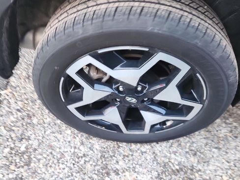 Used 2024 Hyundai Santa Cruz Limited image 3