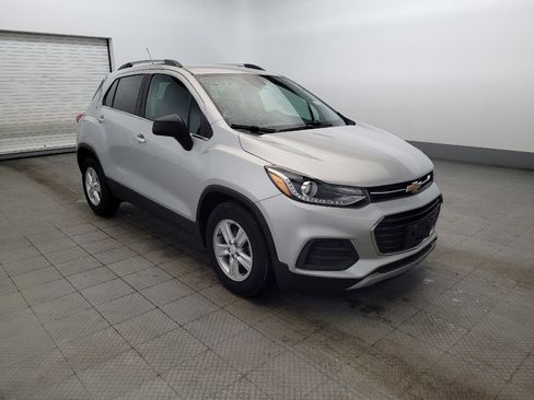 Used 2020 Chevrolet Trax LT w/ LT Convenience Package image 13