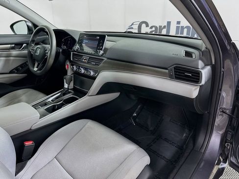 Used 2018 Honda Accord LX image 32
