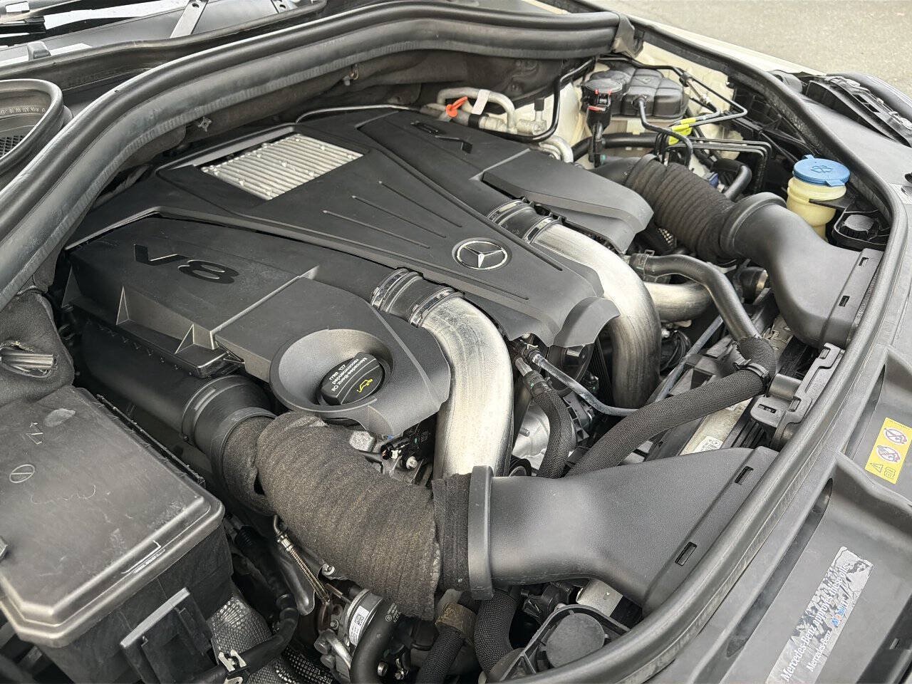 Used 2015 Mercedes-Benz GL 550 4MATIC w/ Driver Assistance Package image 19