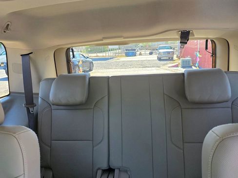 Used 2018 GMC Yukon SLT w/ Premium Edition AWD/4WD image 14