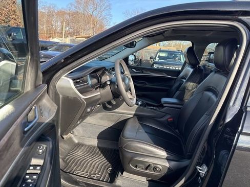 Used 2023 Jeep Grand Cherokee L Limited image 22