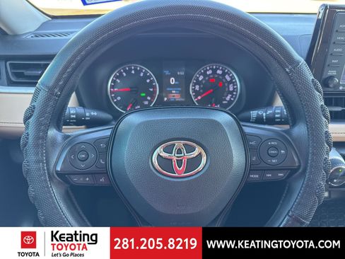 Used 2021 Toyota RAV4 XLE image 13