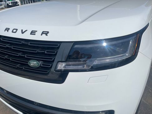 Certified 2024 Land Rover Range Rover SE image 25