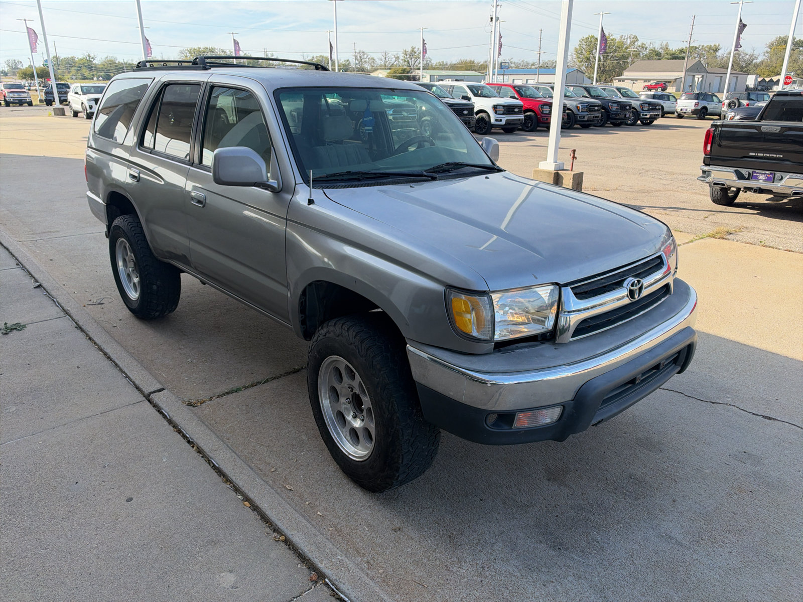 Used 2002 Toyota 4Runner SR5 RWD image 4