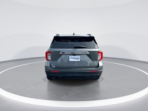 Used 2023 Ford Explorer XLT RWD image 8