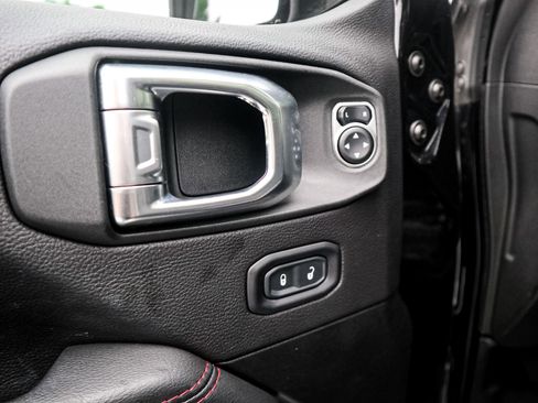 Used 2023 Jeep Wrangler Unlimited Rubicon AWD/4WD image 15