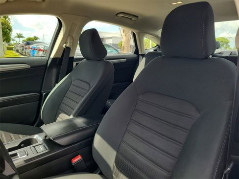 Used 2020 Ford Fusion SE image 20