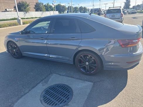 Used 2019 Volkswagen Jetta GLI image 8