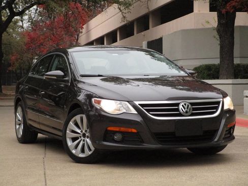 Used 2010 Volkswagen CC Sport image 1