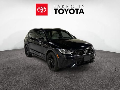 Used 2022 Volkswagen Tiguan SE R-Line image 10