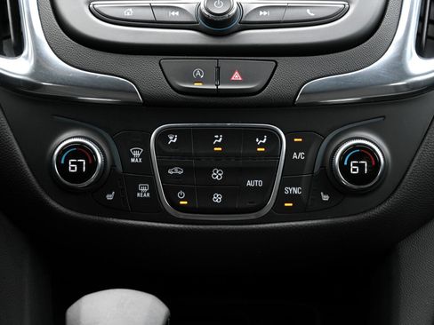 Used 2024 Chevrolet Equinox LT image 29