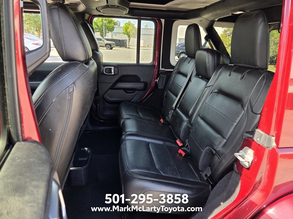 Used 2021 Jeep Wrangler Unlimited Sahara AWD/4WD image 10
