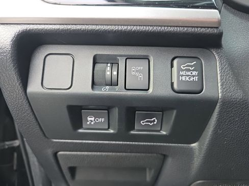 Used 2017 Subaru Forester 2.5i Limited w/ Popular Package #2 image 23