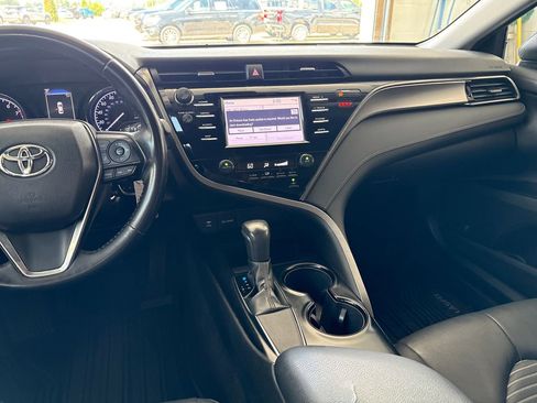 Used 2019 Toyota Camry SE FWD image 22