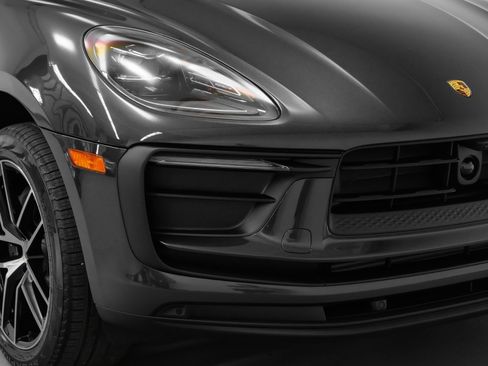 Used 2025 Porsche Macan image 15