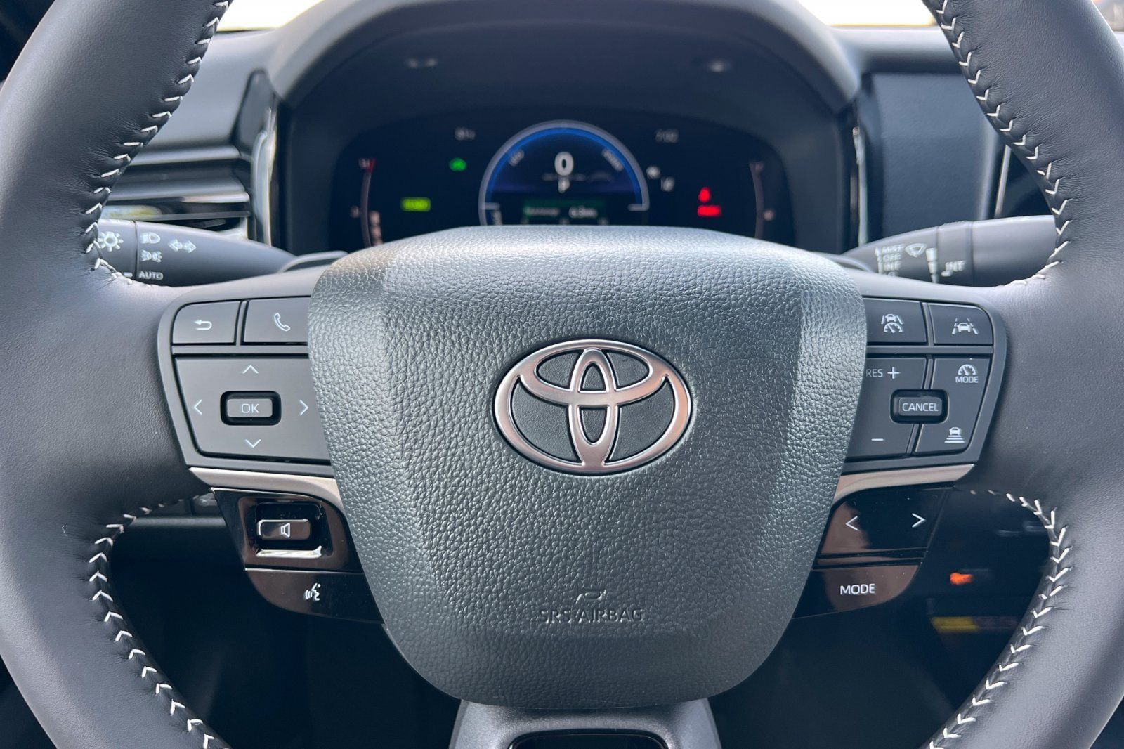 New 2026 Toyota Camry Hybrid FWD image 25