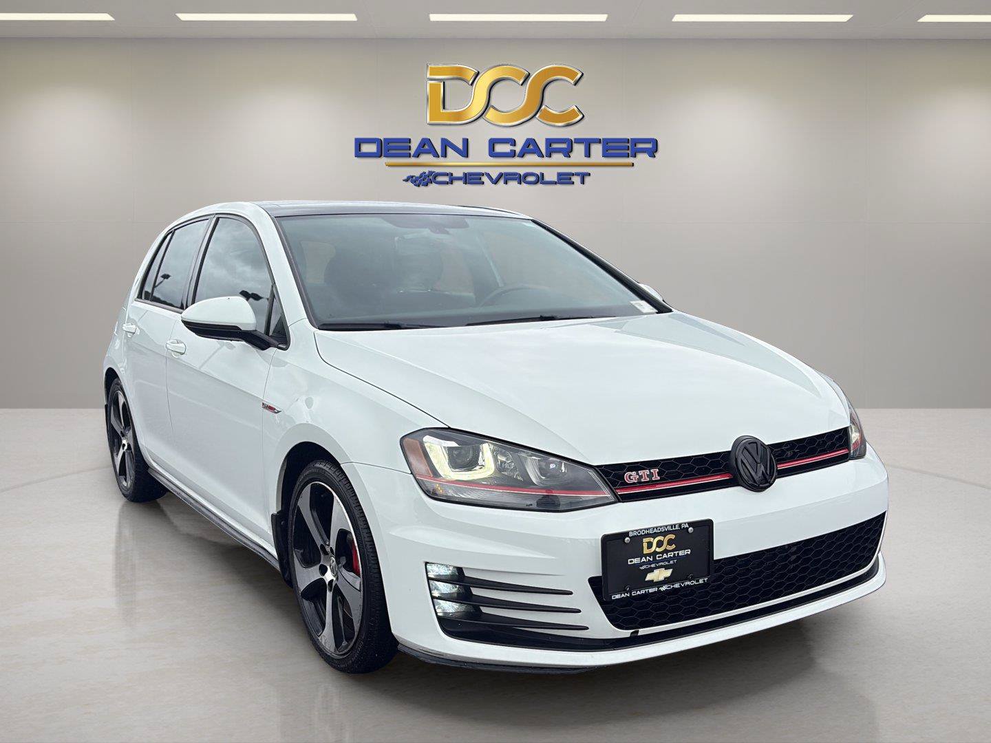 Used 2017 Volkswagen GTI SE FWD image 5