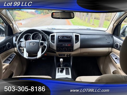 Used 2012 Toyota Tacoma PreRunner w/ SR5 Pkg image 10