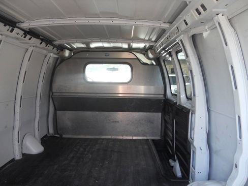 Used 2013 Chevrolet Express 2500 RWD image 6