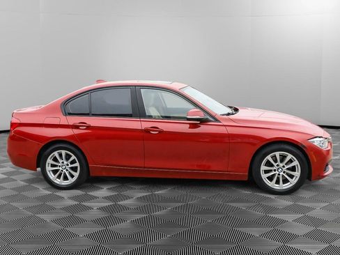 Used 2018 BMW 320i xDrive Sedan AWD/4WD image 11