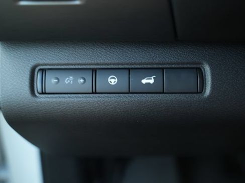 Used 2025 Nissan Pathfinder SL AWD/4WD image 34