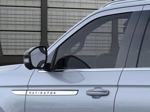 New 2026 Lincoln Navigator L Reserve AWD/4WD image 33