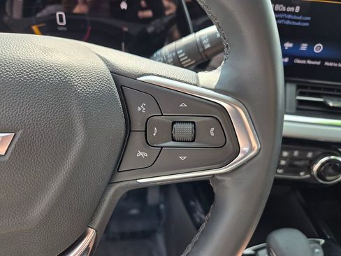 Used 2025 Chevrolet Trax LT w/ Driver Confidence Package image 30