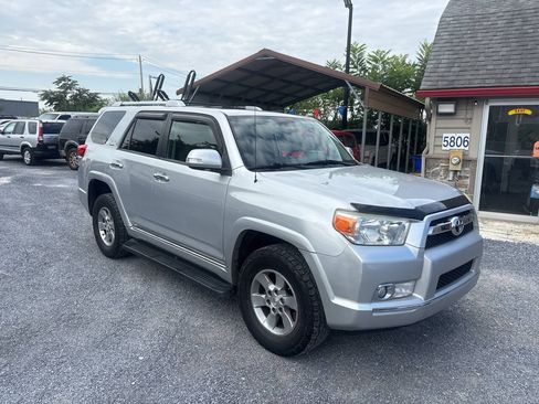 Used 2010 Toyota 4Runner SR5 AWD/4WD image 4