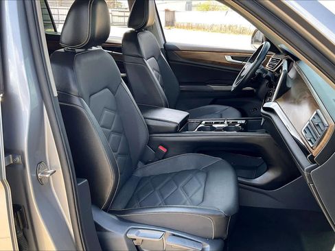 Used 2024 Volkswagen Atlas SE image 10