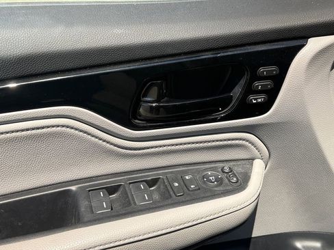 Used 2024 Honda Odyssey Elite image 11